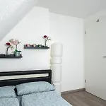 Prázdninový dům Modern House With Pool - 3 Bedrooms 2 Bathrooms Memmingen