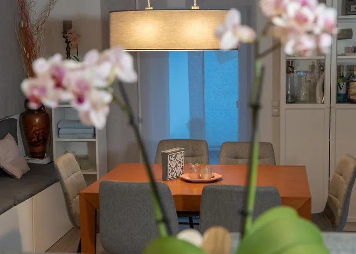 Modern House With Pool - 3 Bedrooms 2 Bathrooms *
