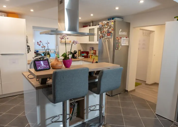 Modern House With Pool - 3 Bedrooms 2 Bathrooms Сasa de vacaciones