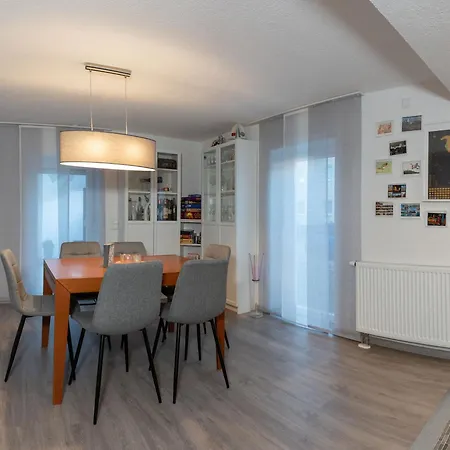 度假居 Modern House With Pool - 3 Bedrooms 2 Bathrooms