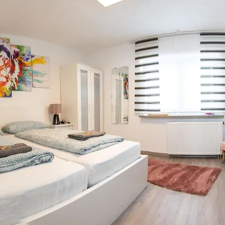 Modern House With Pool - 3 Bedrooms 2 Bathrooms 펜션 메밍겐