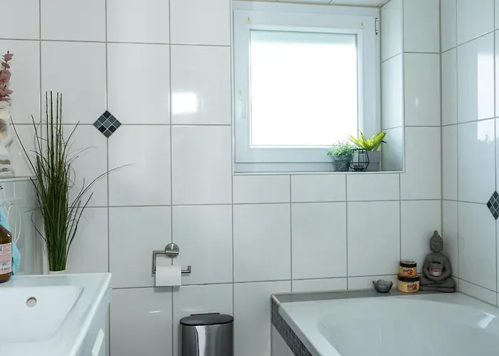 Modern House With Pool - 3 Bedrooms 2 Bathrooms Vakantiehuis Memmingen