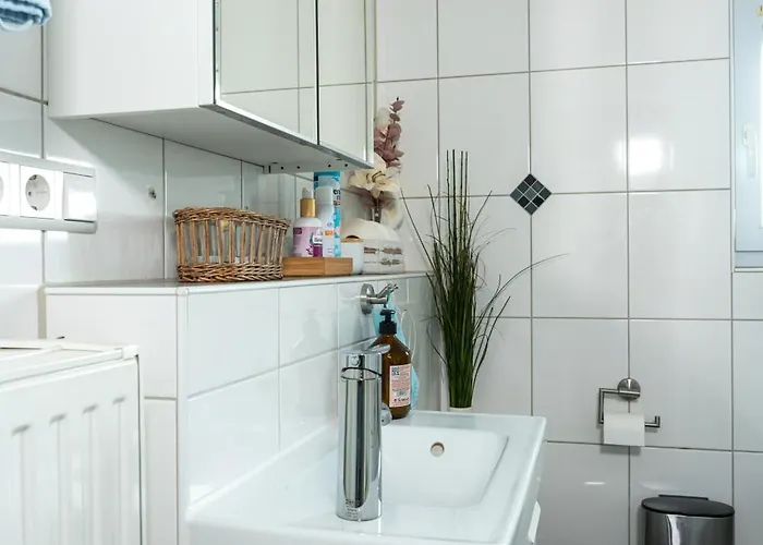 Modern House With Pool - 3 Bedrooms 2 Bathrooms 度假居