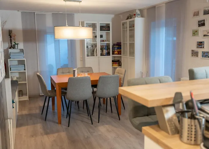 度假居 Modern House With Pool - 3 Bedrooms 2 Bathrooms 梅明根