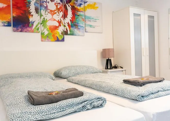 Modern House With Pool - 3 Bedrooms 2 Bathrooms 度假居